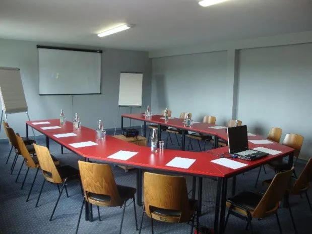 Cozy Hotel Logis Morlaix Plouigneau Bagian luar foto
