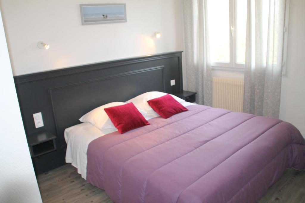 Cozy Hotel Logis Morlaix Plouigneau Ruang foto