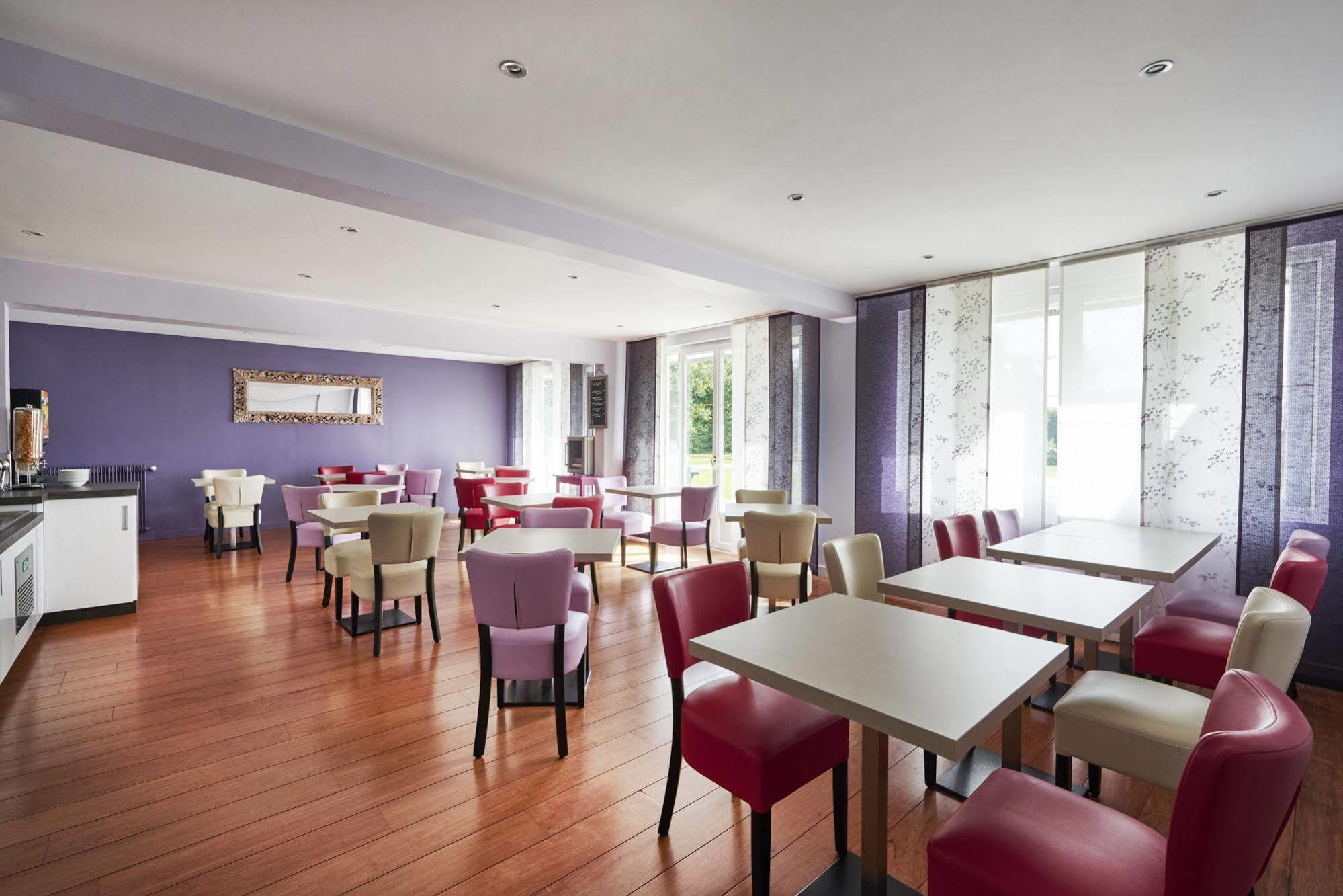 Cozy Hotel Logis Morlaix Plouigneau Bagian luar foto